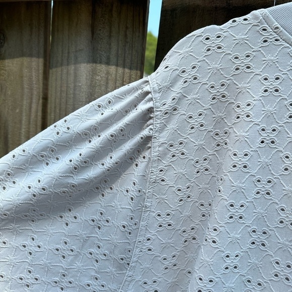 Torrid Light Grey Perforated Zip Up Bomber Jacket in Eyelet Stone Size 5X - Picture 12 of 14